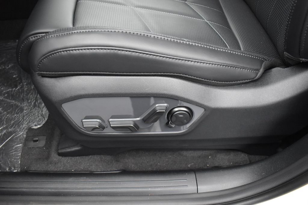 New 2027 Glacial White Pearl Kia X-LINE SX PRESTIGE image 9