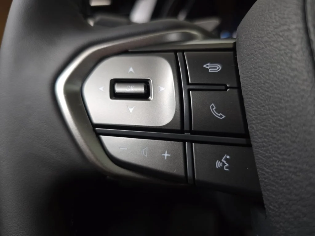 New 2026 Eminent White Pearl Lexus PREMIUM PLUS image 16