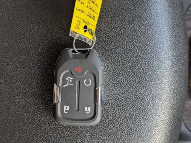 Used 2021 WHITE FROST TRICOAT GMC Denali image 33