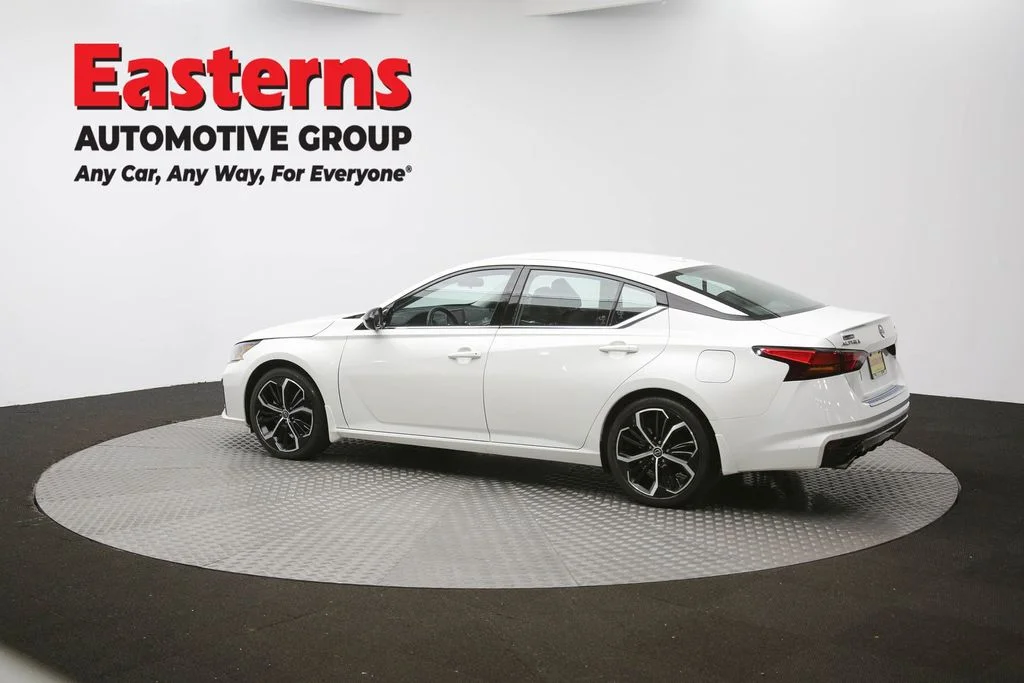Used 2023 White Nissan 2.5 SR image 59