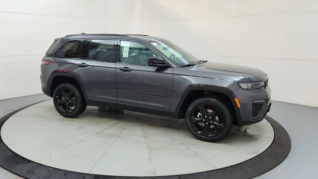 New 2026 Baltic Gray Metallic Clear-Coat Exterior Paint Jeep Limited image 13