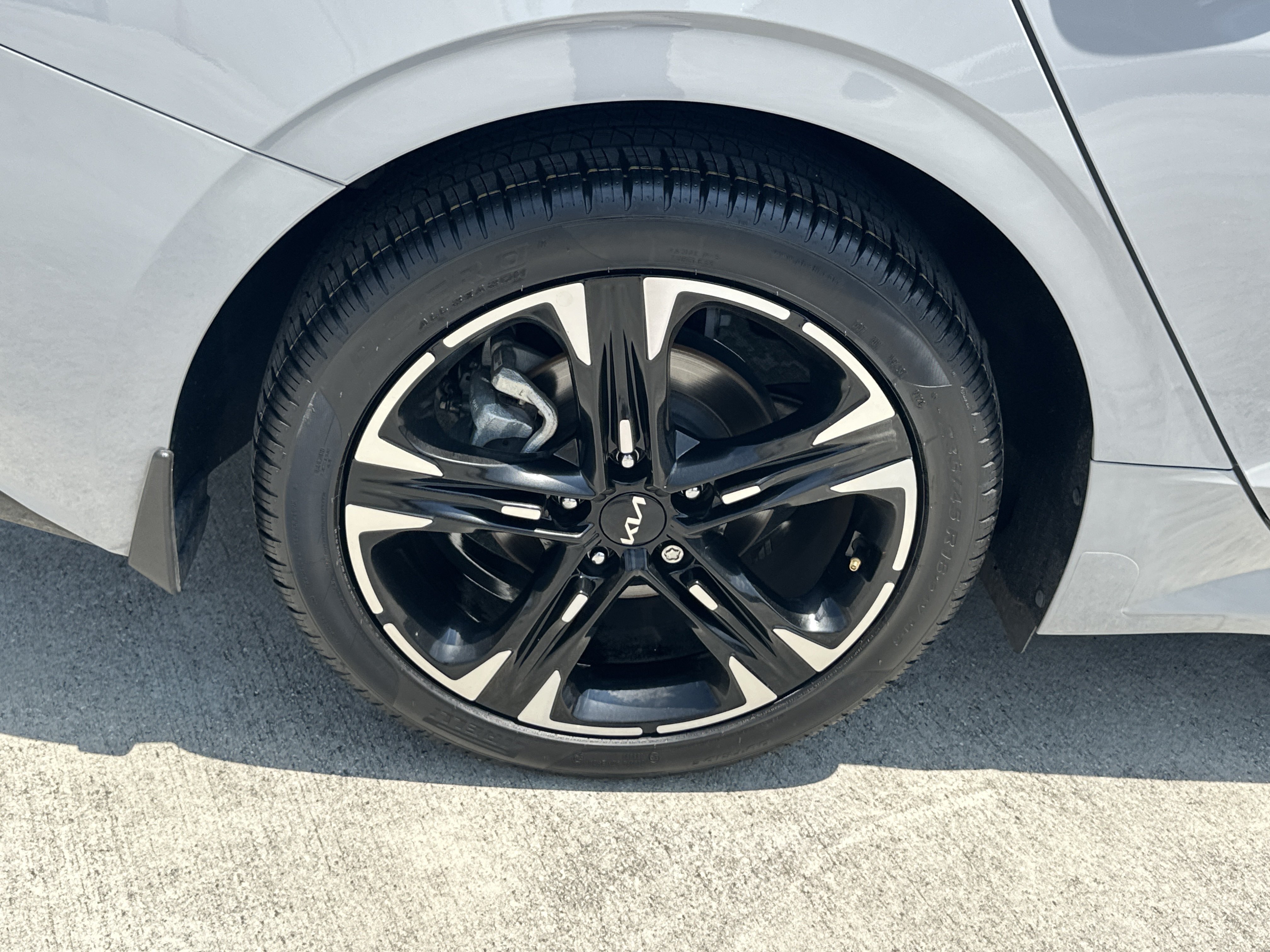 Used 2024 Wolf Gray Kia GT-Line image 20