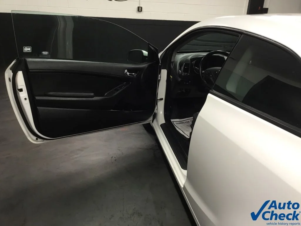Used 2015 White Kia EX image 17