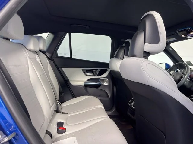 Used 2023 Blue Mercedes-Benz GLC 300 image 35