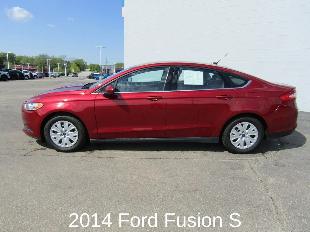 Used 2014 Ford Fusion S with VIN 3FA6P0G71ER252829 for sale in Racine, WI