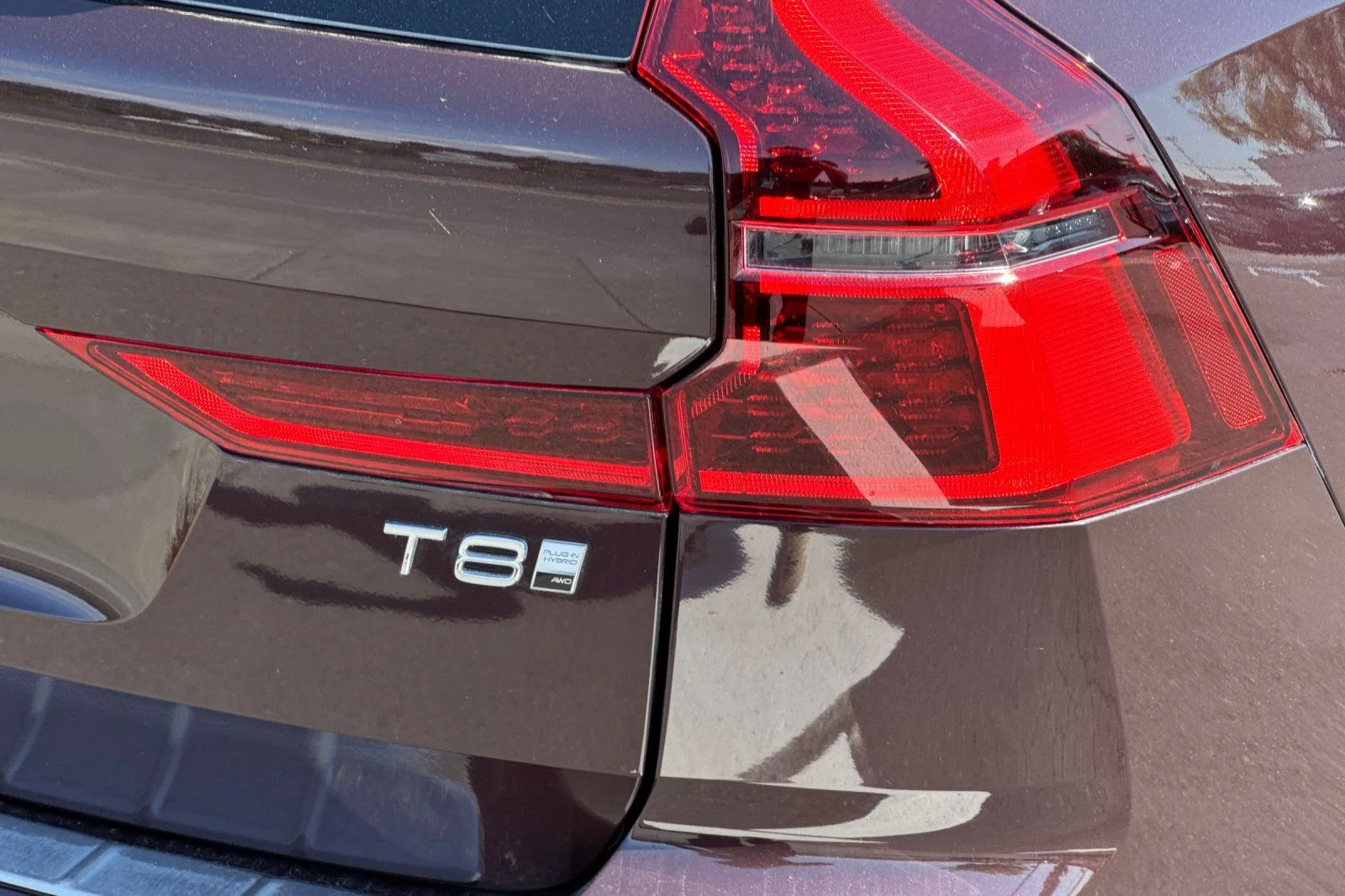 New 2026 Mulberry Red Volvo T8 Ultra image 12