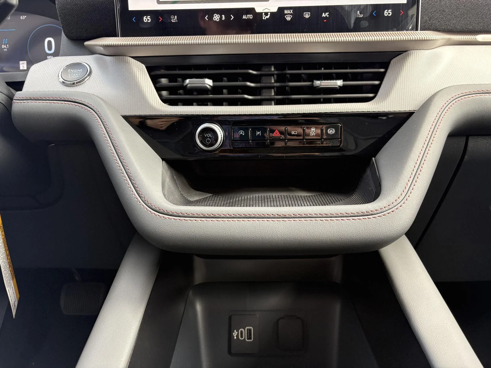 2026 Ford Explorer Active - Photo 15