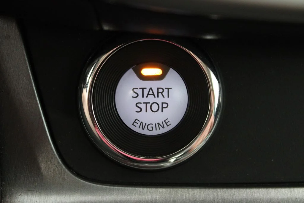 Used 2020 Pearl White Nissan S image 25