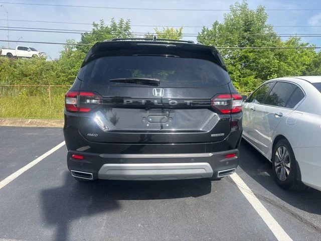 Used 2024  Honda Touring image 8