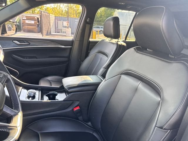 Used 2024 White Jeep 4xe image 13