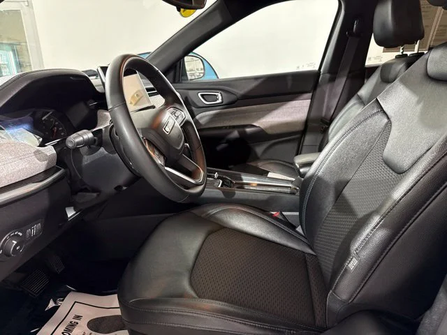 Used 2024 Gray Jeep Latitude image 15