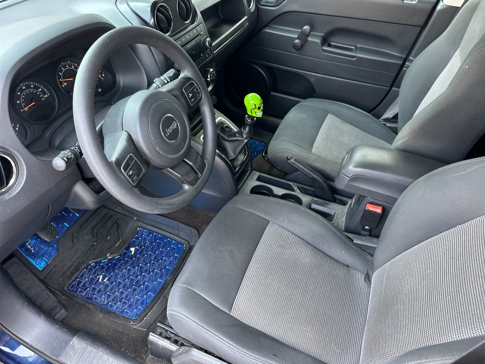 Used 2015 True Blue Pearlcoat Jeep Sport image 8