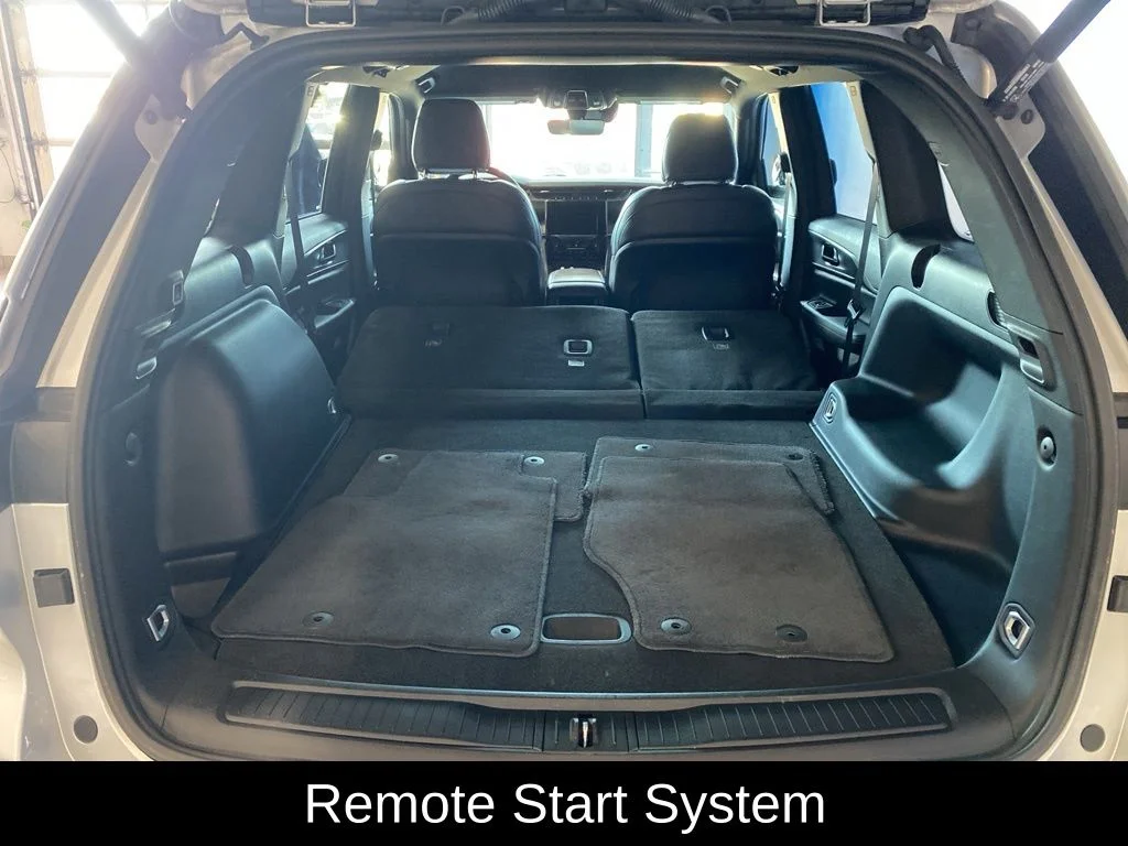Used 2025 Silver Jeep Altitude image 20