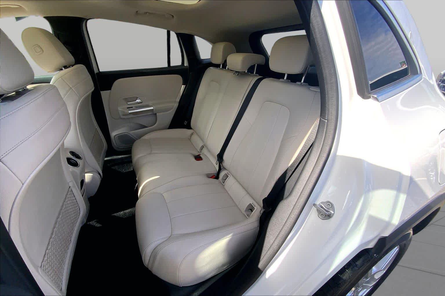 Used 2021 Polar White Mercedes-Benz GLA 250 image 20