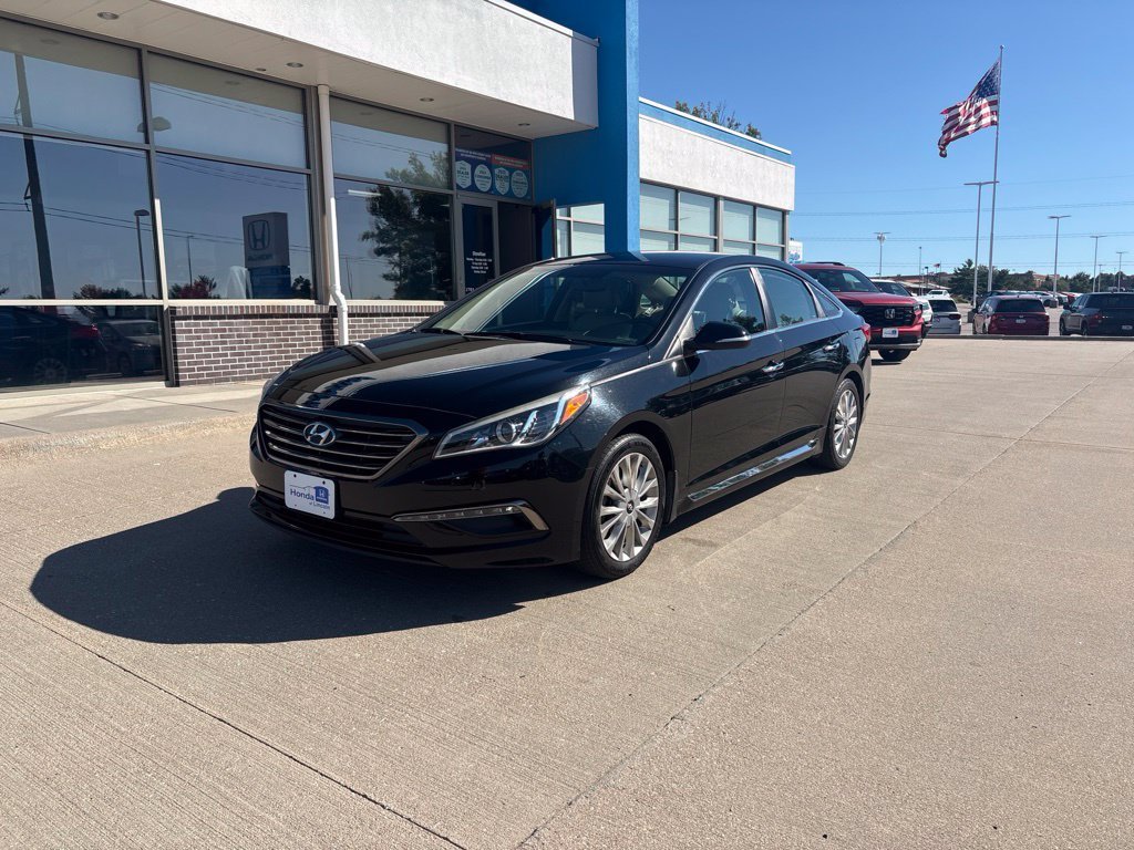 Used 2015 Phantom Black Hyundai Limited image 1