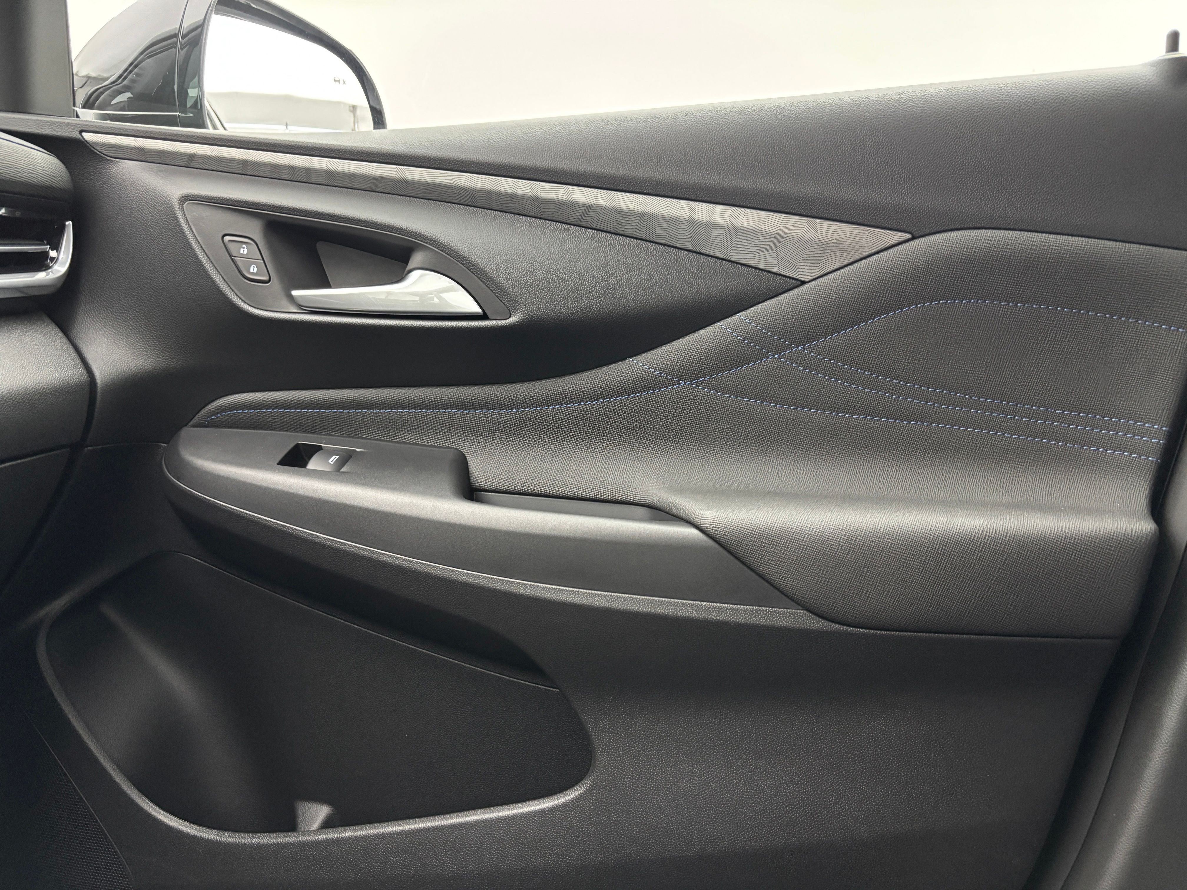 New 2026 Moonstone Gray Metallic Buick Sport Touring image 39