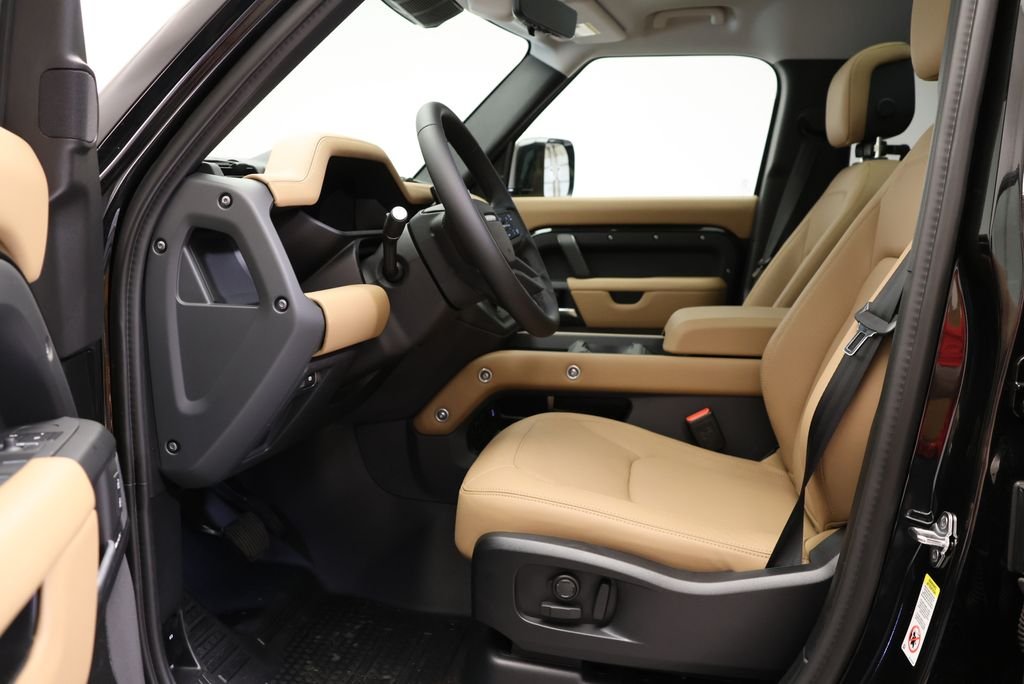 New 2026 Santorini Black Land Rover S image 30
