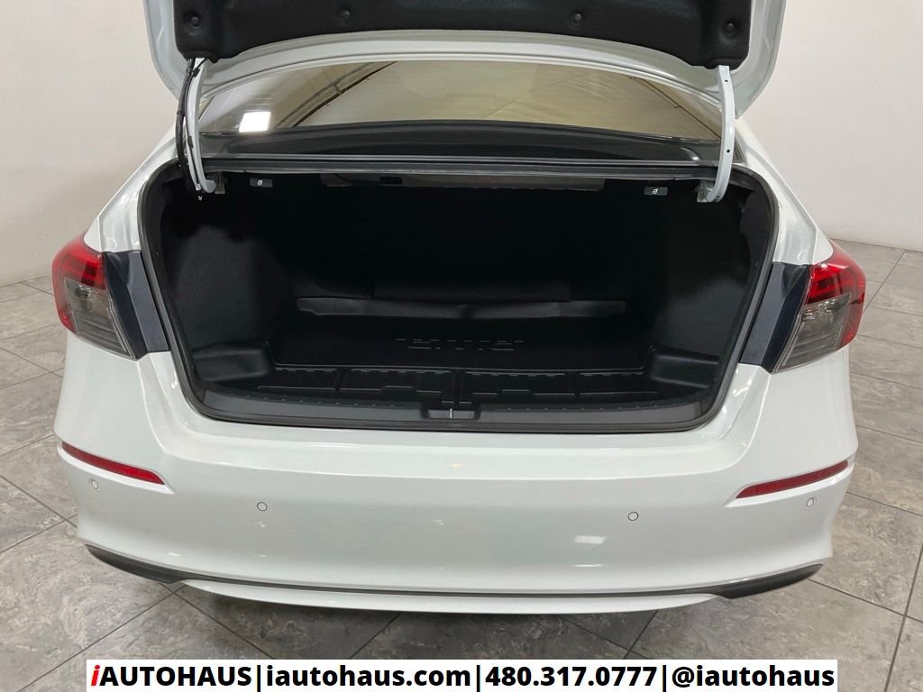Used 2024 White Honda Touring image 13