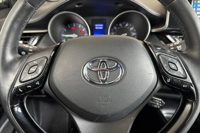 Certified Used 2018 Magnetic Gray Metallic Toyota XLE Premium image 22