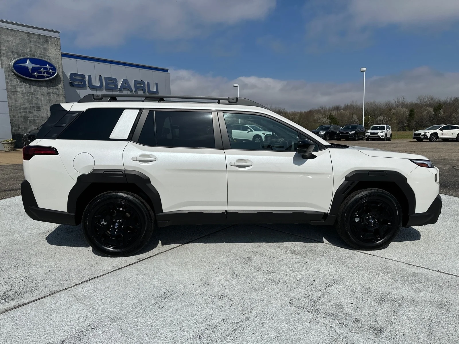 New 2026 CRYSTAL WHITE PEARL Subaru Limited image 8