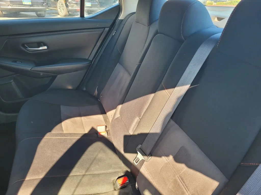 Used 2022 Black Nissan SR Xtronic CVT image 17