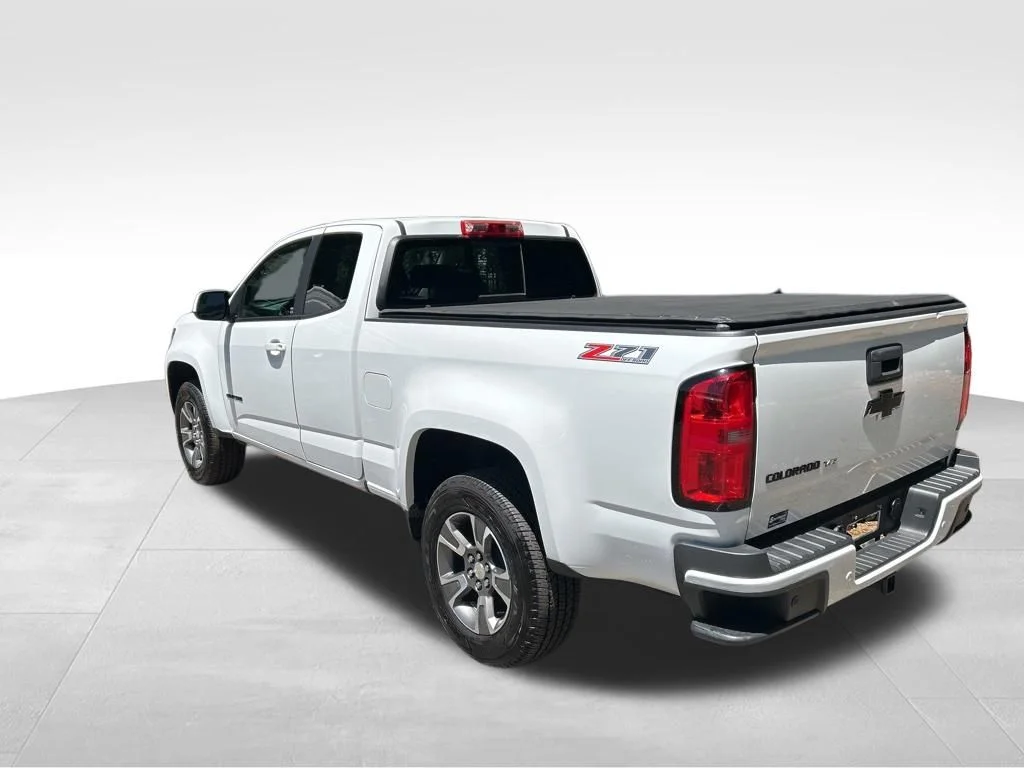 Used 2020 White Chevrolet Z71 image 3