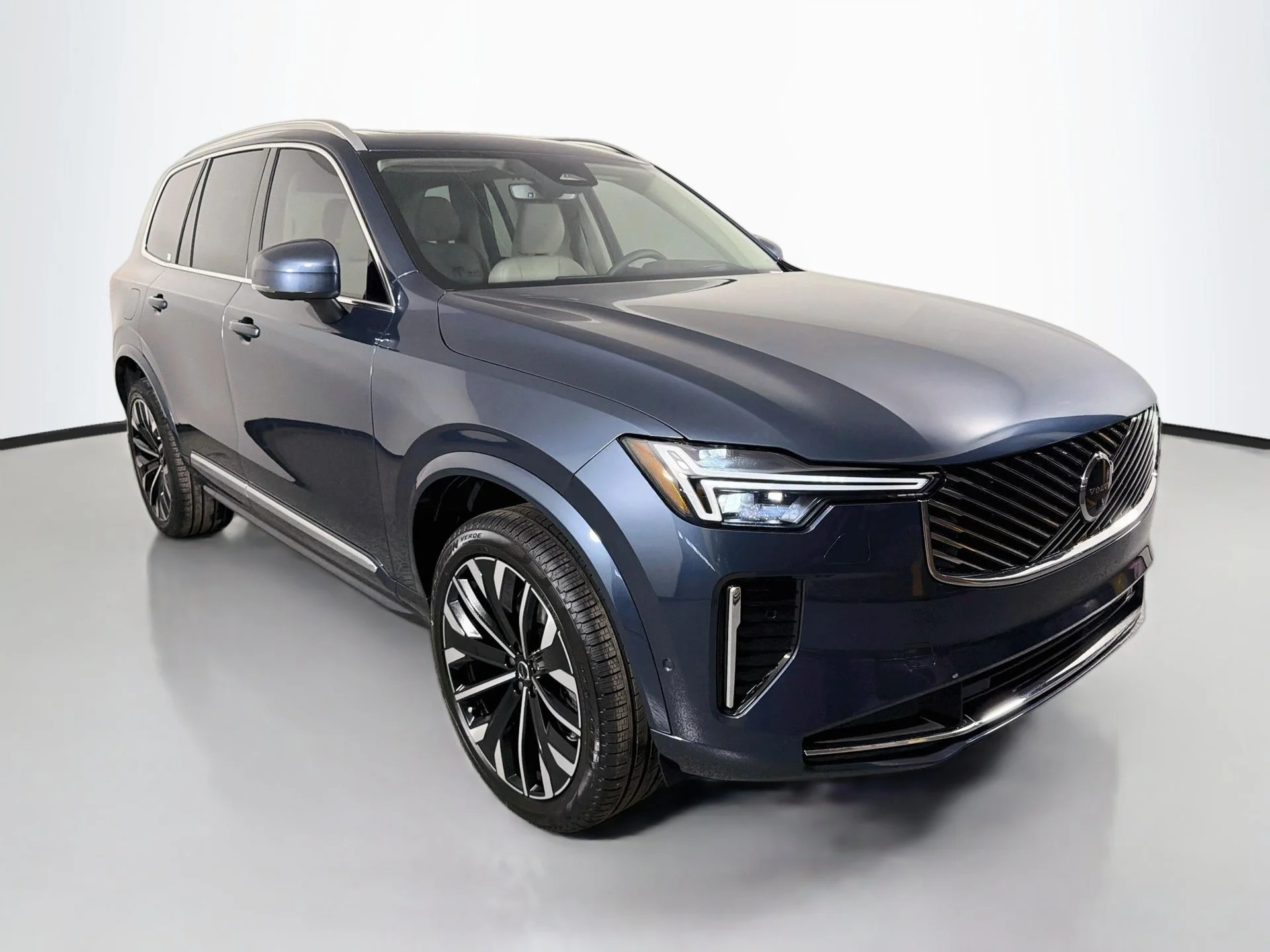 New 2027 Denim Blue Volvo Ultra image 3