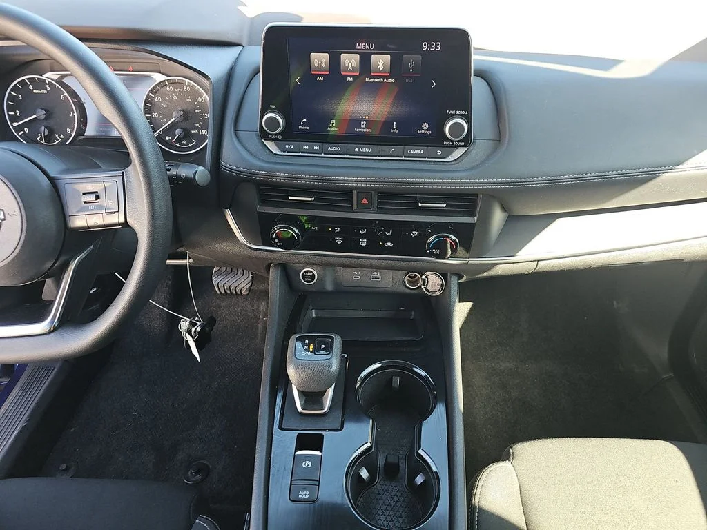 Used 2023 Blue Nissan S image 6