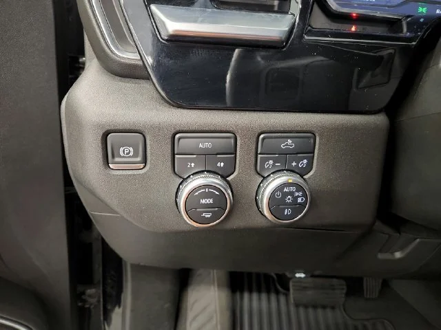 Used 2024 Onyx Black GMC Elevation image 42