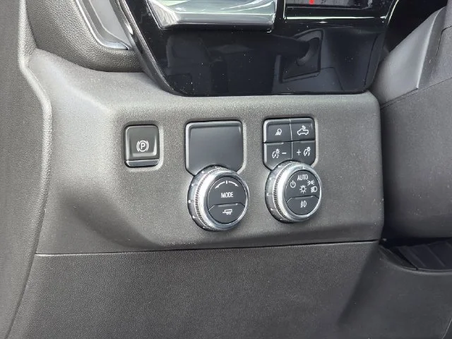 Certified Used 2023 Onyx Black GMC SLT image 22