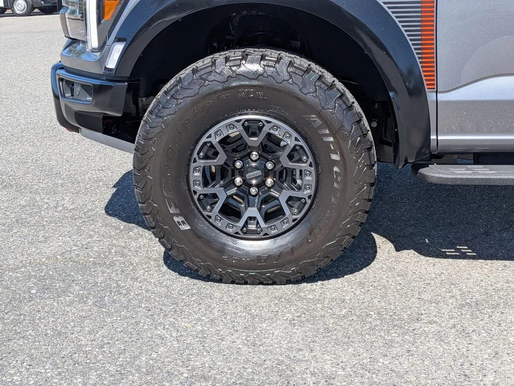 Used 2025 Gray Ford Raptor image 9