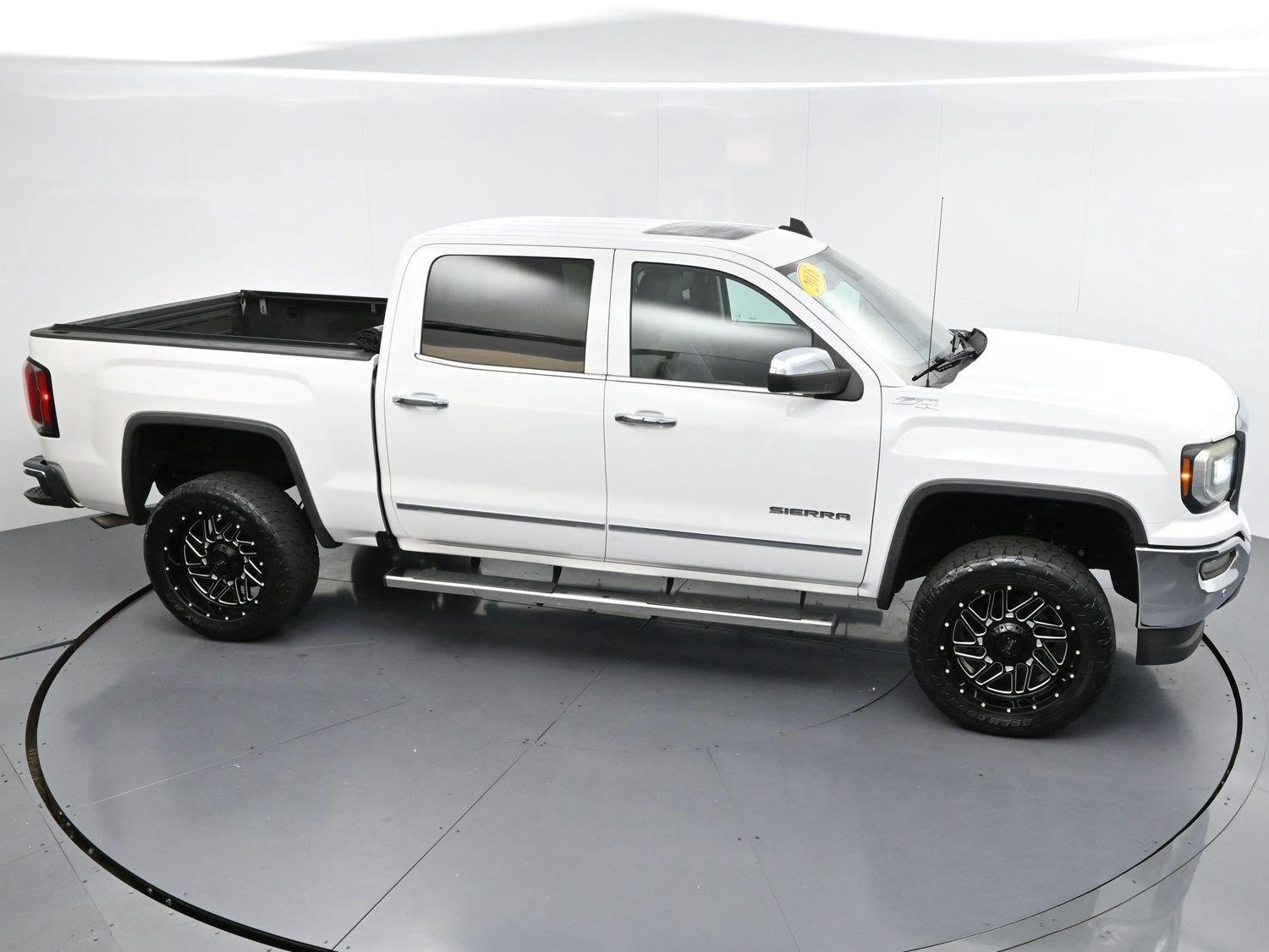 Used 2018 Summit White GMC SLT image 37