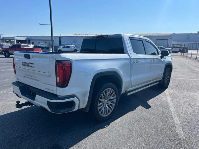 Used 2019 WHITE FROST TRICOAT GMC Denali image 4