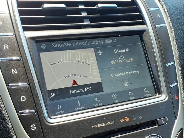 Used 2019  Lincoln Reserve image 5