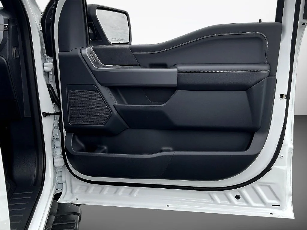 New 2026 Oxford White Ford XLT image 36