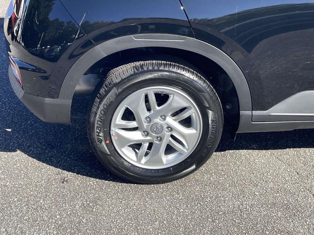New 2026 Black Hyundai SE image 9