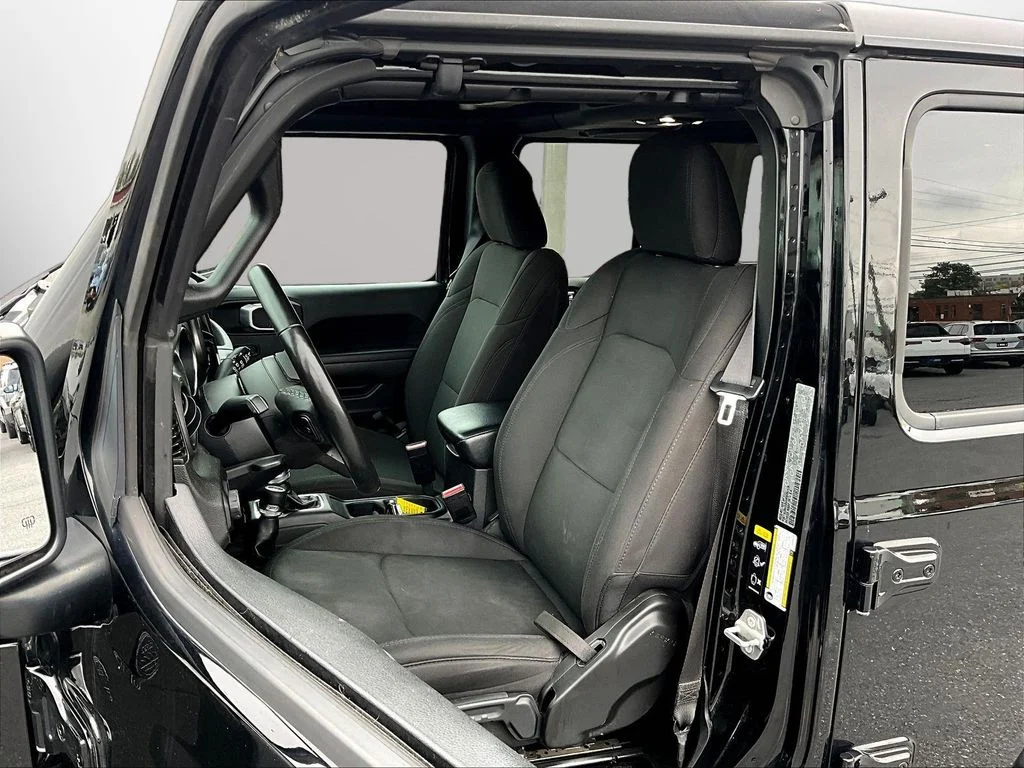 Used 2022 Black Jeep Unlimited High Tide image 21