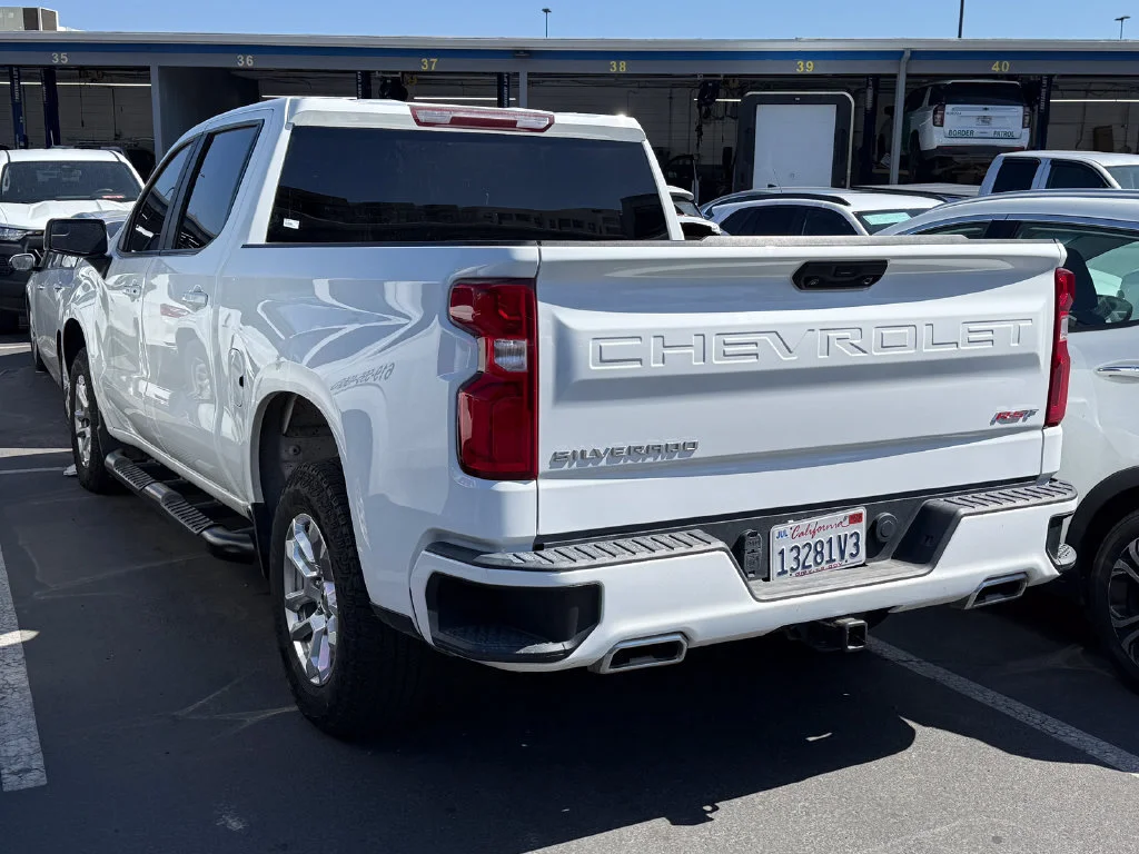 Used 2023 SUMMIT WHITE Chevrolet RST image 28