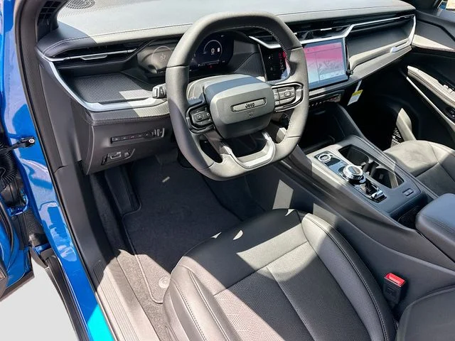 New 2026 Hydro Blue Pearl-Coat Exterior Paint Jeep Overland image 7