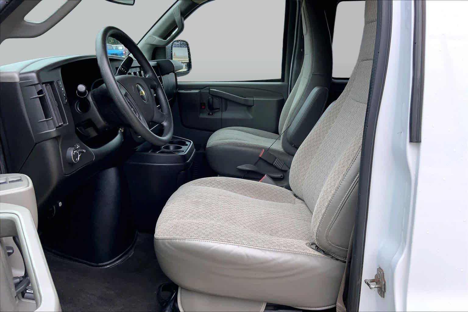 Used 2020 Summit White Chevrolet LT image 8