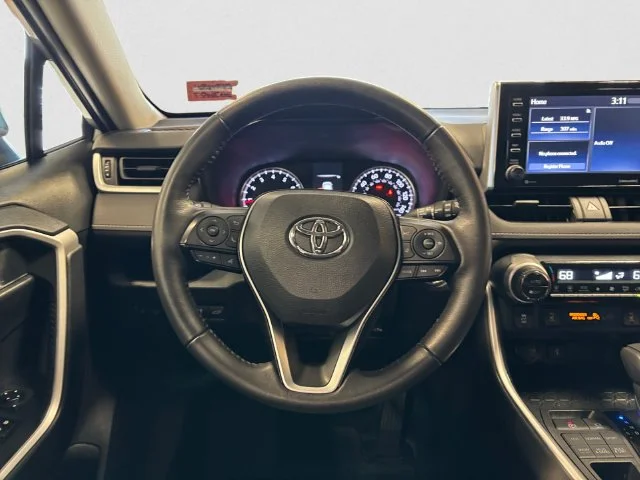 Used 2020 Silver Toyota XLE image 13