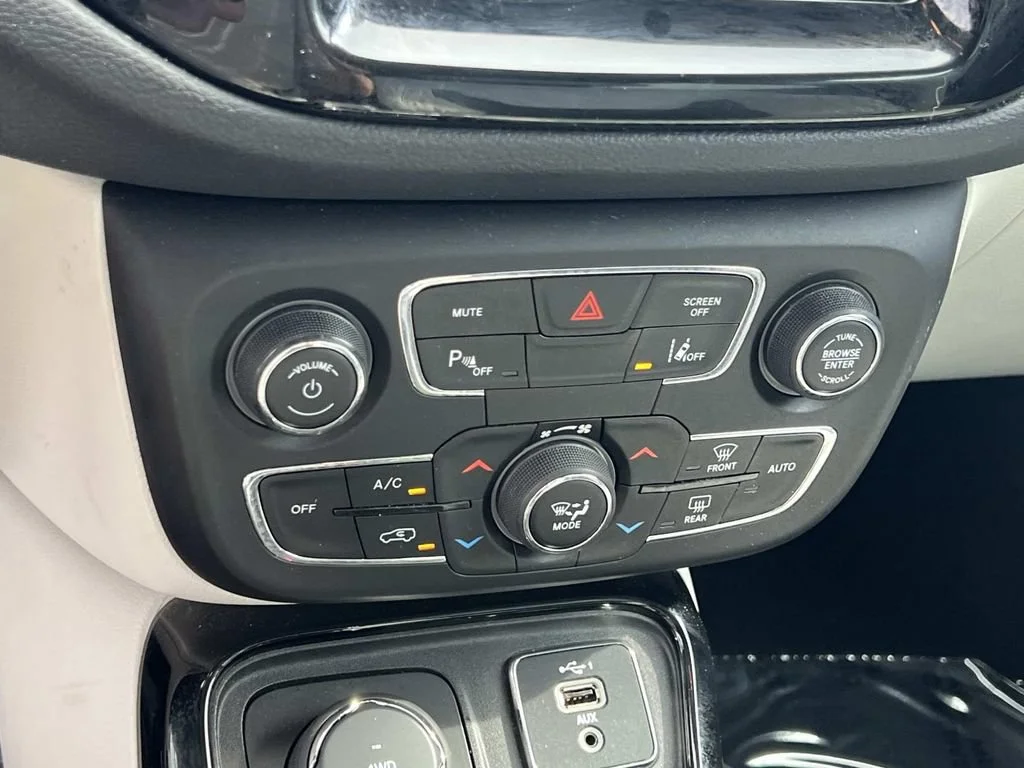 Used 2021 Green Jeep Limited image 19