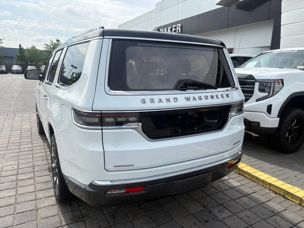 Used 2022 White Jeep Series III image 7