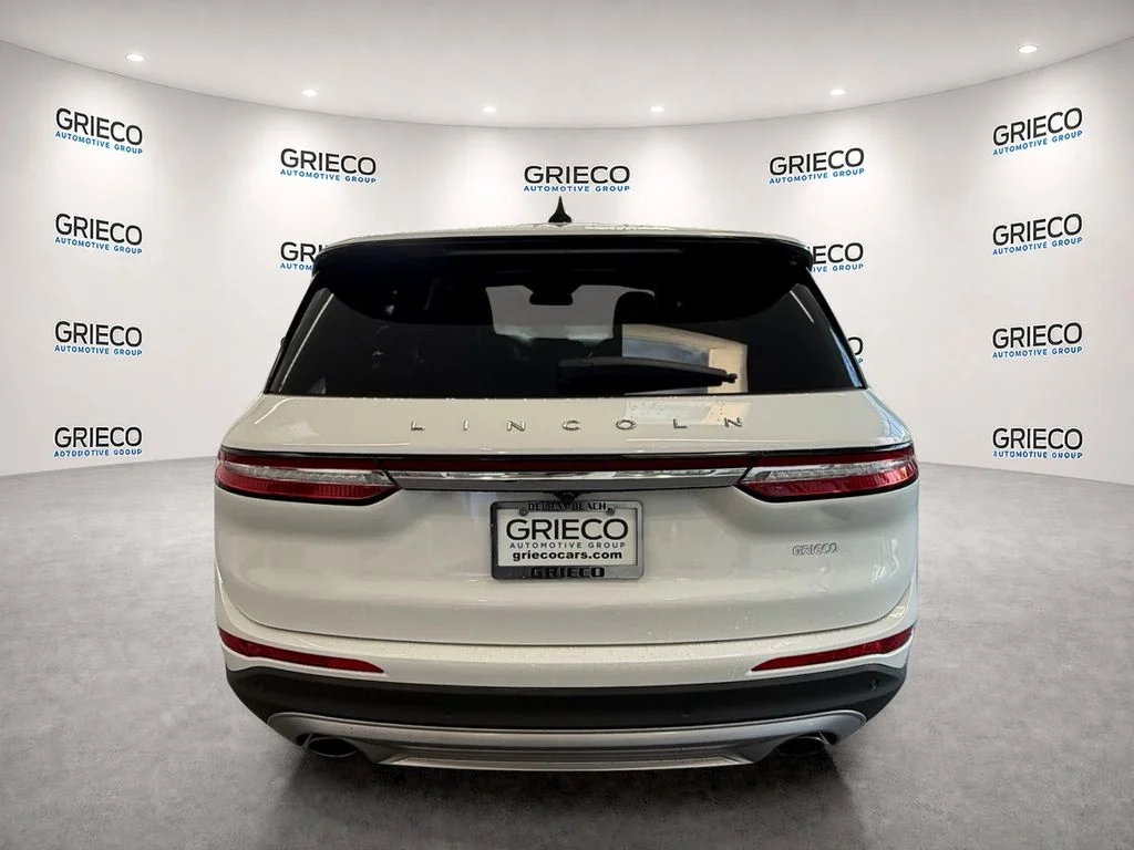 Used 2022 White Lincoln Standard image 6