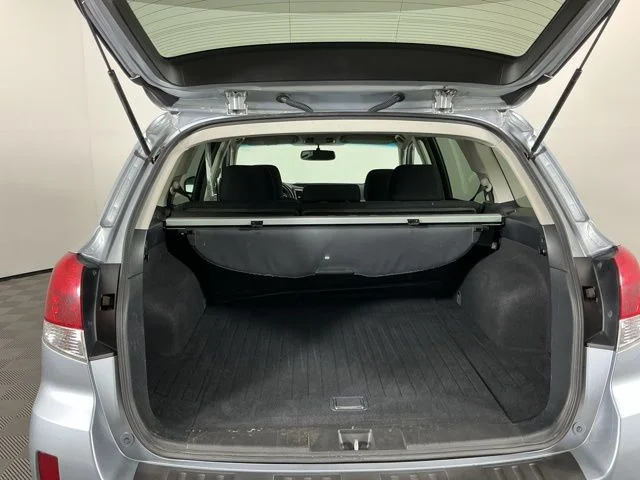 Used 2013 Silver Subaru 2.5i Premium image 23