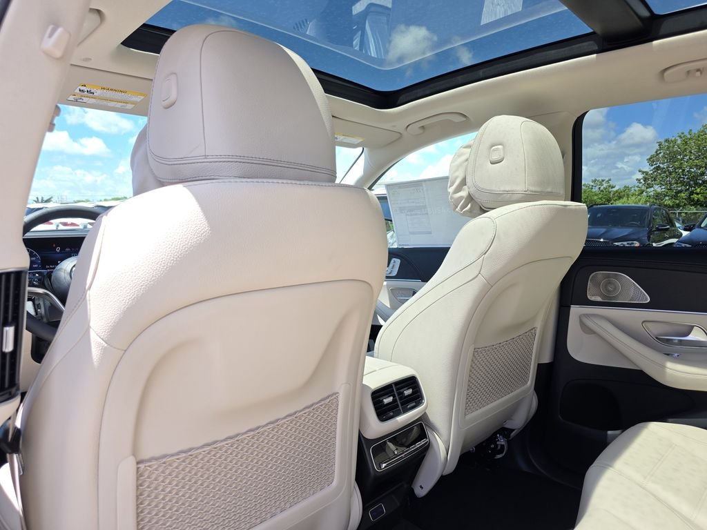 New 2026 MANUFAKTUR Moonlight White Metallic Mercedes-Benz GLE 350 image 15