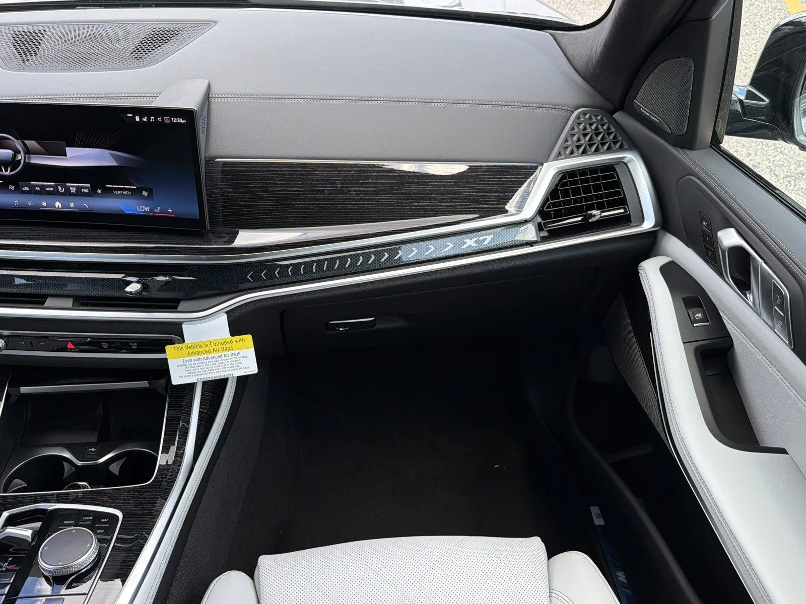 New 2027 Skyscraper Grey Metallic BMW xDrive40i image 18