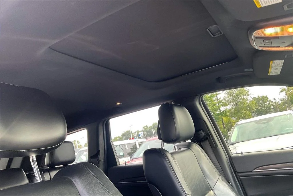 Used 2019 Red Jeep Limited image 20