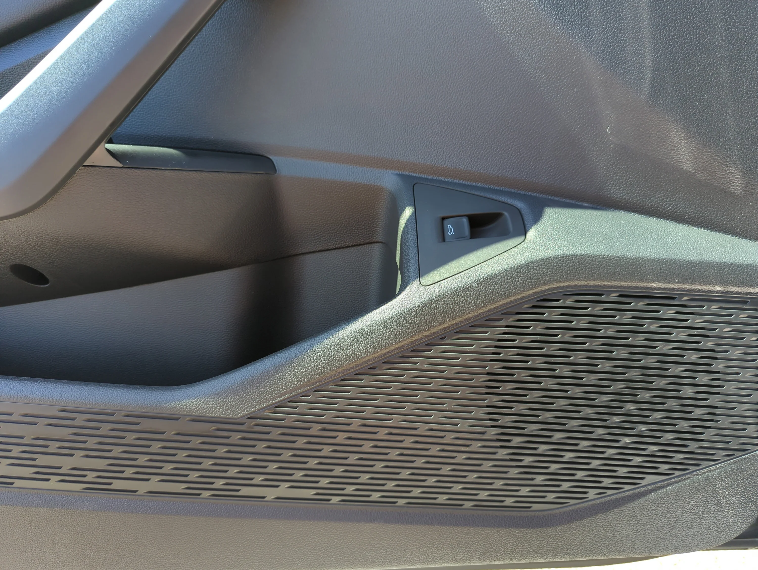 Used 2026 PLATINUM GRAY Volkswagen S image 21
