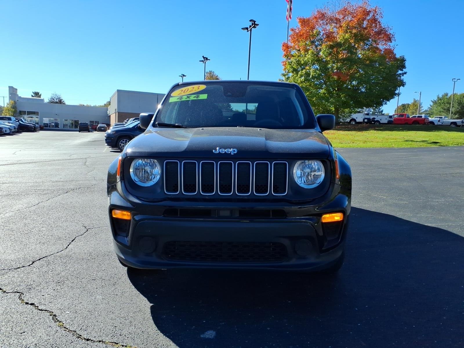 Certified Used 2023  Jeep Latitude image 2